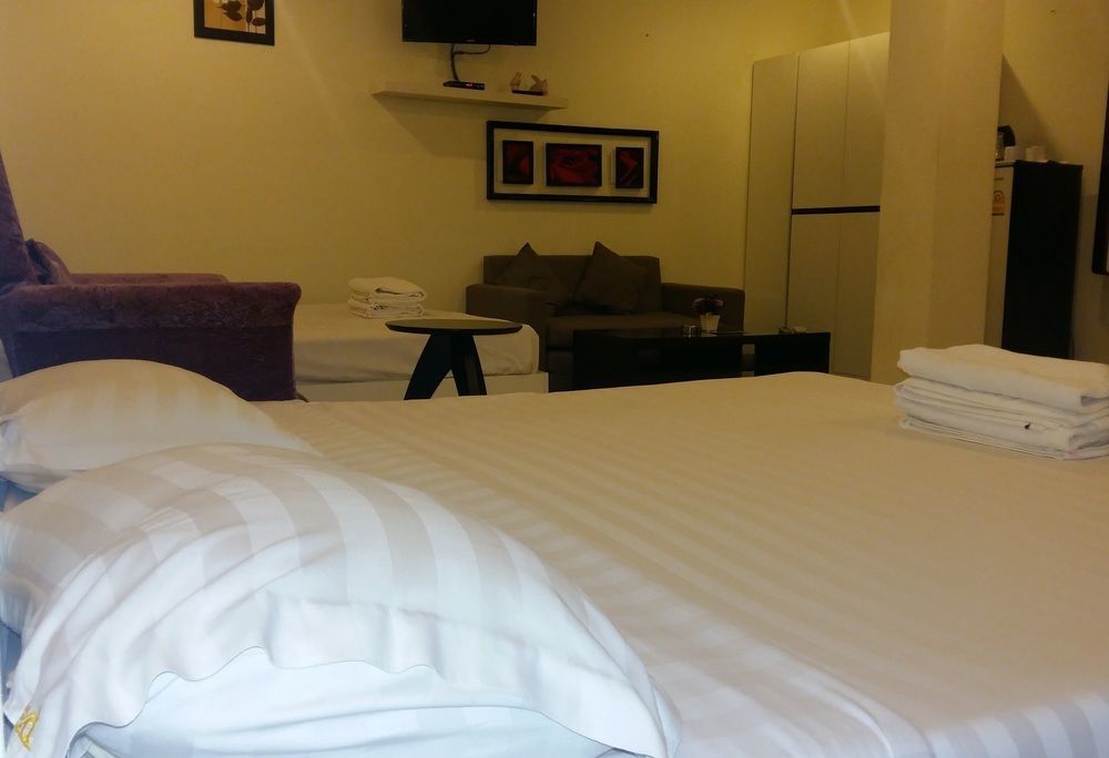Royal Q & D Suites Pattaya Exterior foto