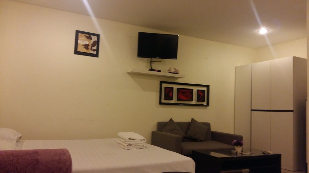 Royal Q & D Suites Pattaya Exterior foto