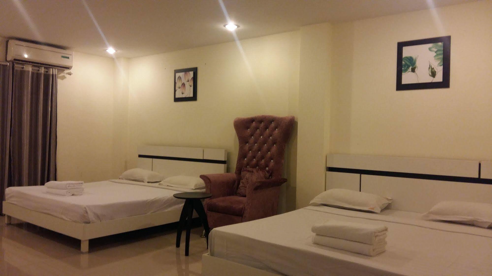 Royal Q & D Suites Pattaya Exterior foto